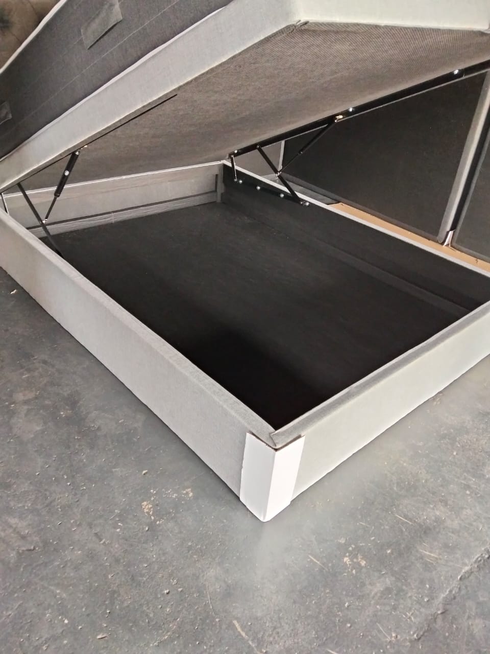 GASLIFT SHOCK STORAGE BASE - Image 3
